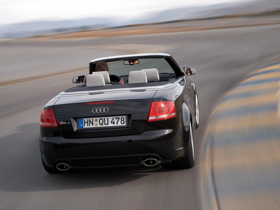  Audi RS4 Cabriolet (B7, 8H) 2006 года  (фото 3 из 42)